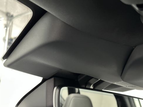 Used 2025 Subaru Forester Premium w/ Convenience Package #1 image 38