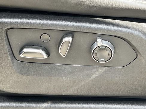 Used 2024 Cadillac Escalade Premium Luxury Platinum image 28