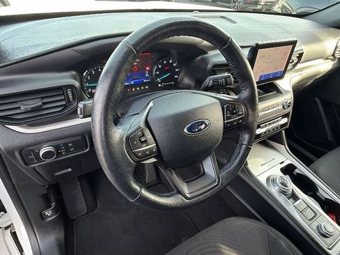 Used 2020 Ford Explorer XLT w/ Comfort Package image 10