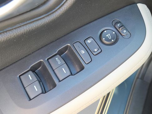 Certified 2024 Honda HR-V LX image 35