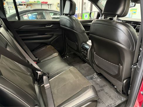 Used 2023 Jeep Grand Cherokee L Laredo AWD/4WD image 31