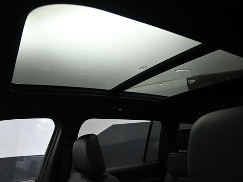 New 2025 Jeep Grand Cherokee L Limited w/ Trailer Tow Package image 21