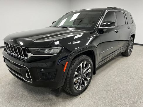 Used 2022 Jeep Grand Cherokee L Overland w/ MOPAR Finishing Package AWD/4WD image 4