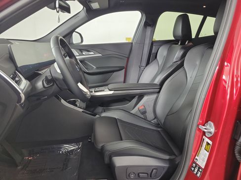 Certified 2025 BMW X2 xDrive28i w/ Premium Package image 9