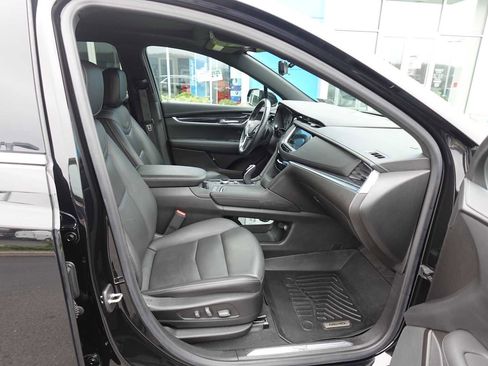 Used 2022 Cadillac XT5 Premium Luxury w/ Technology Package AWD/4WD image 33