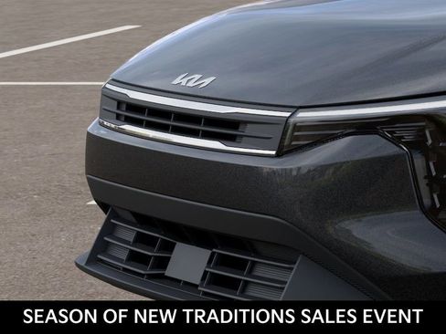 New 2025 Kia K4 LXS image 12