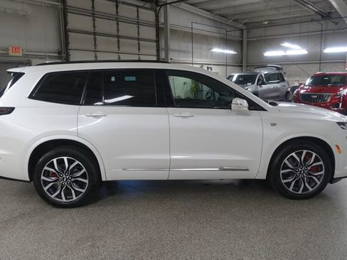 Used 2024 Cadillac XT6 Sport w/ LPO, Floor Liner Package AWD/4WD image 8