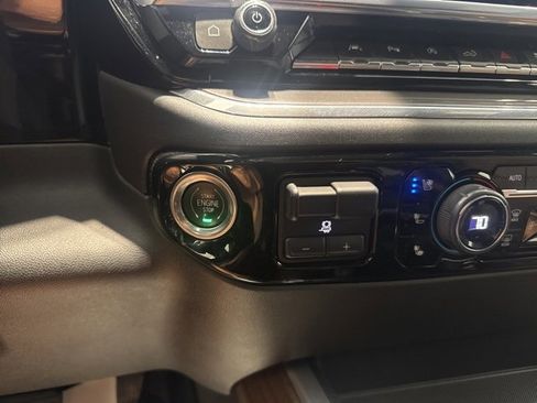 Certified 2023 Chevrolet Silverado 1500 High Country w/ High Country Premium Package image 29