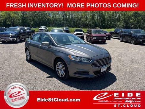 Used 2014 Ford Fusion SE FWD image 1
