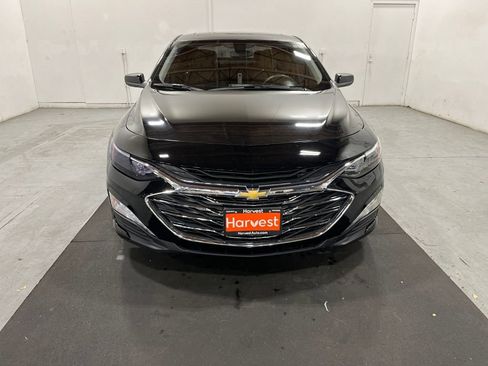 Used 2020 Chevrolet Malibu LT image 2