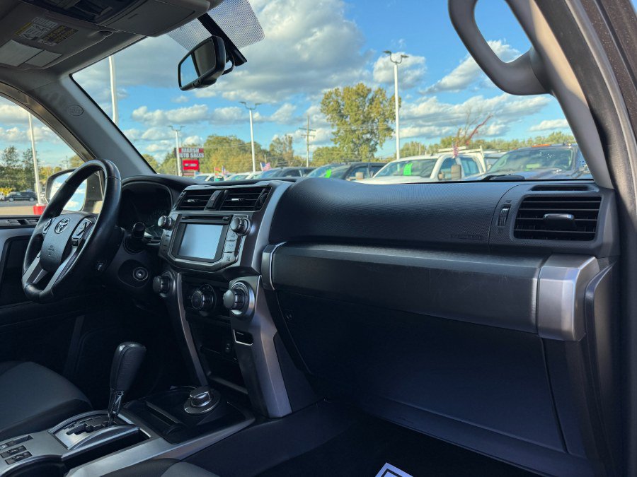 Used 2015 Toyota 4Runner 4WD image 20