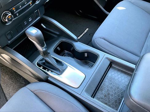 Used 2024 Nissan Frontier S image 17