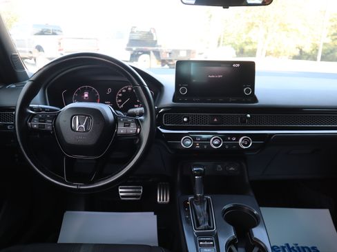 Used 2022 Honda Civic Sport image 12