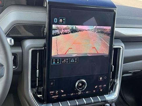 Used 2026 GMC Yukon XL Elevation image 26