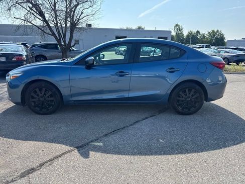 Used 2018 MAZDA MAZDA3 Sport FWD image 10