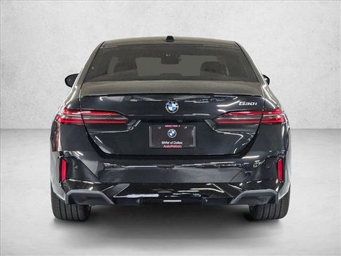Used 2027 BMW 530i w/ M Sport Package RWD image 6