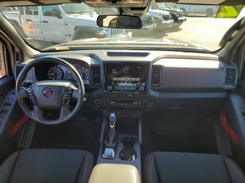 Used 2022 Nissan Frontier PRO-4X image 13