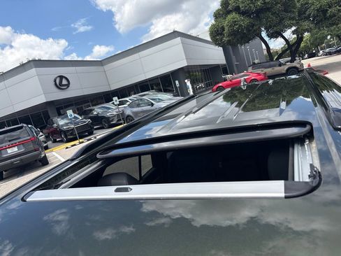 Used 2025 Lexus GX 550 w/ Cold Area Package AWD/4WD image 10