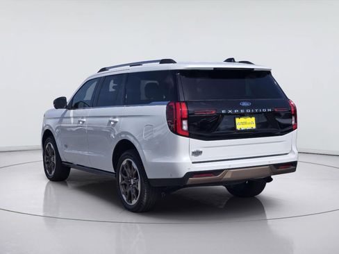 Used 2025 Ford Expedition King Ranch AWD/4WD image 8