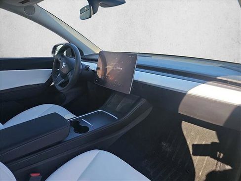 Used 2022 Tesla Model Y Performance image 20