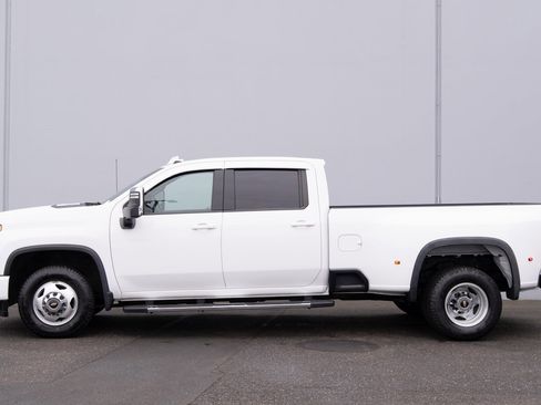 Used 2023 Chevrolet Silverado 3500 High Country image 32