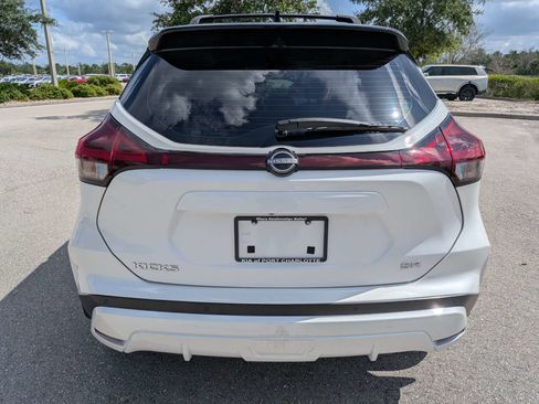 Used 2024 Nissan Kicks SR w/ SR Premium Package FWD image 6