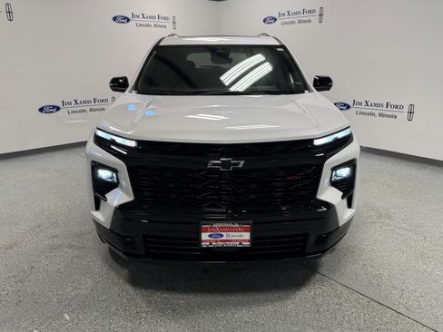 Used 2024 Chevrolet Traverse RS image 2