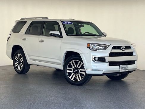 Used 2019 Toyota 4Runner Limited AWD/4WD image 36