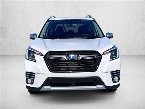 Used 2023 Subaru Forester Touring image 3