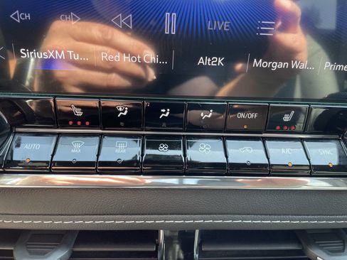 Used 2024 Chevrolet Colorado LT w/ LT Convenience Package III image 20