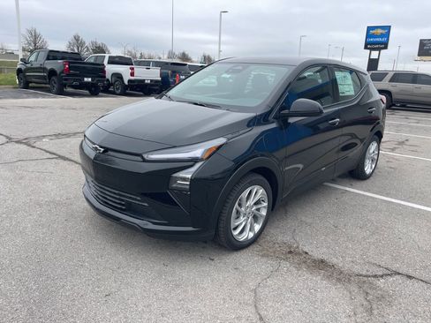 New 2027 Chevrolet Bolt LT w/ Comfort Package FWD image 7