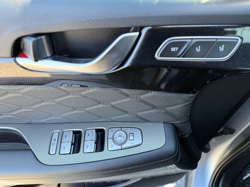 Used 2020 Hyundai Palisade Limited image 11