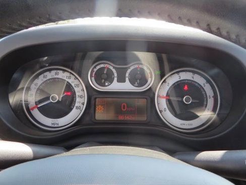 Used 2014 FIAT 500L Trekking w/ Popular Equipment Group FWD image 17