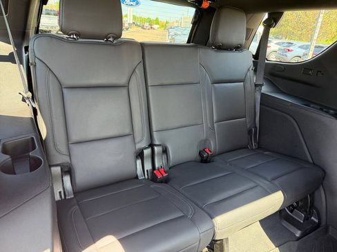 Used 2021 Chevrolet Tahoe Z71 w/ Z71 Signature Package AWD/4WD image 23
