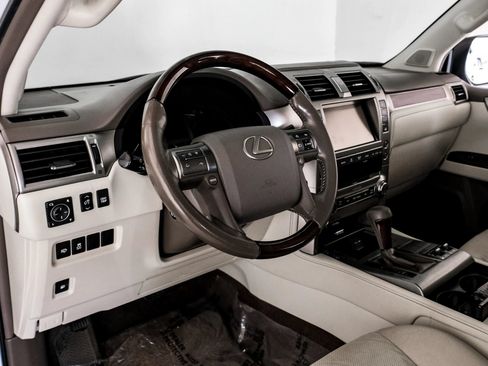 Used 2016 Lexus GX 460 w/ Premium Package AWD/4WD image 2