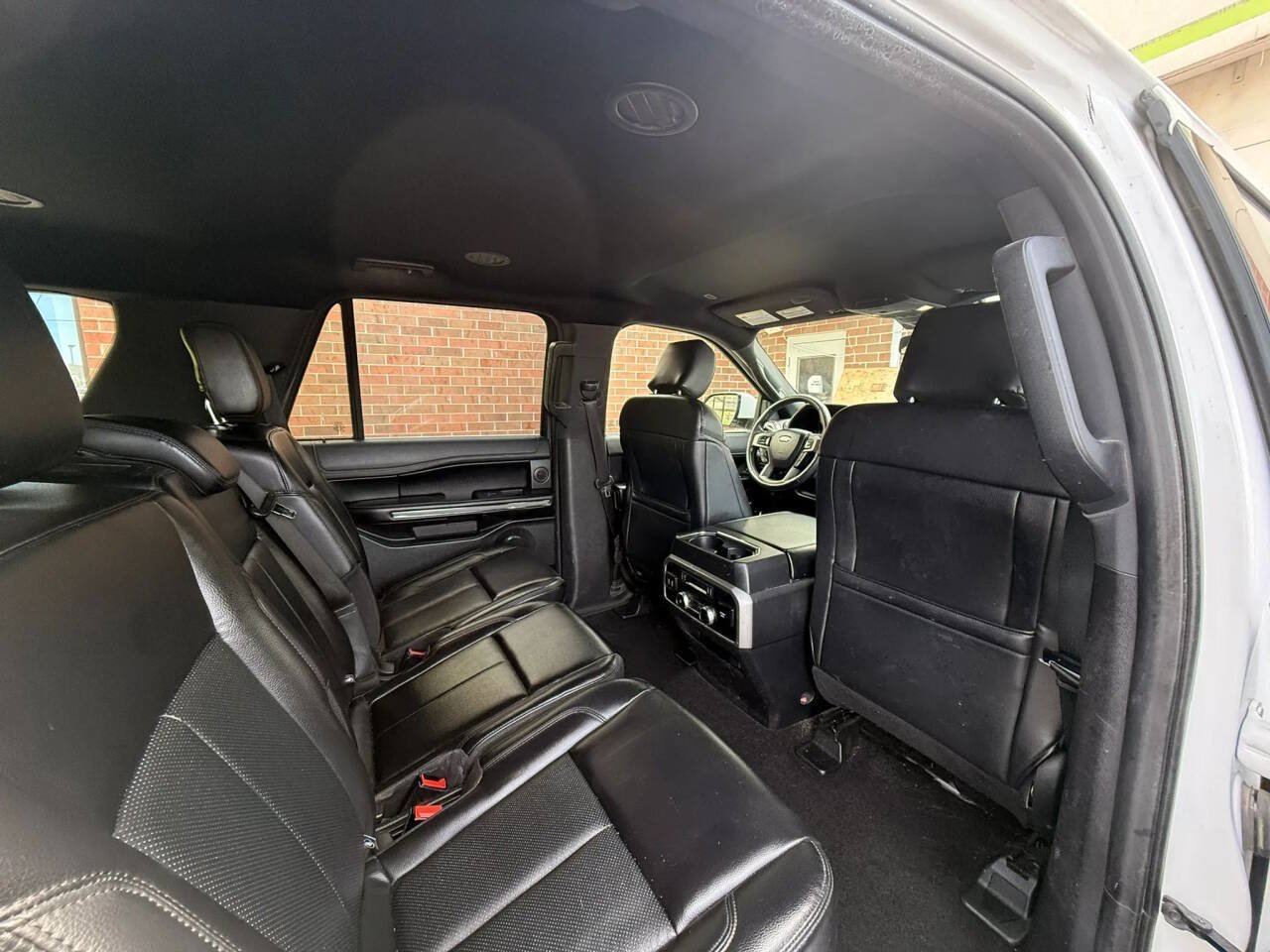 Used 2019 Ford Expedition XLT w/ Equipment Group 202A AWD/4WD image 11