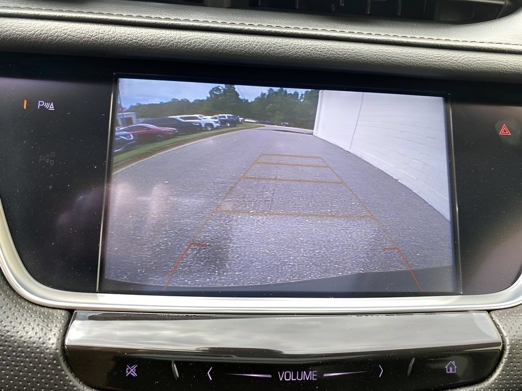 Used 2018 Cadillac XT5 Luxury w/ LPO, Sport Package FWD image 18
