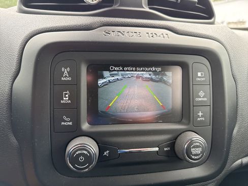 Used 2016 Jeep Renegade Limited AWD/4WD image 10