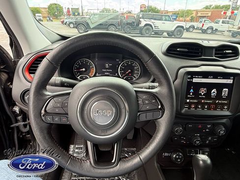 Used 2022 Jeep Renegade Trailhawk AWD/4WD image 22