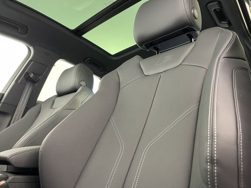 New 2025 Audi Q3 2.0T Premium image 23