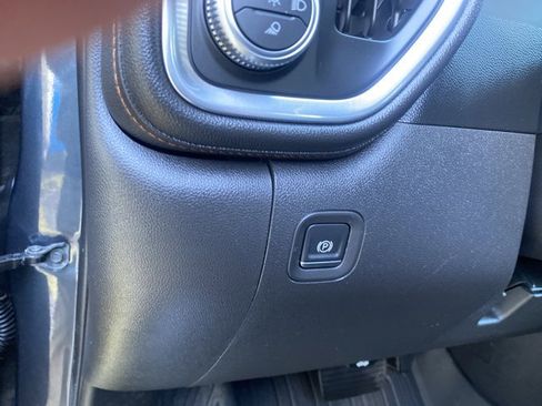 Used 2019 GMC Sierra 1500 AT4 w/ AT4 Premium Package image 26