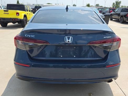 Used 2025 Honda Civic Sport image 4