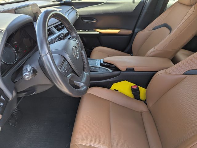 Used 2021 Lexus UX 200 w/ Premium Package FWD image 18