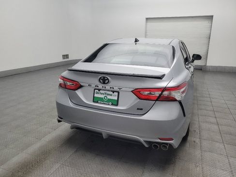 Used 2020 Toyota Camry SE FWD image 7