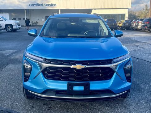 New 2025 Chevrolet Trax LT w/ Driver Confidence Package image 9