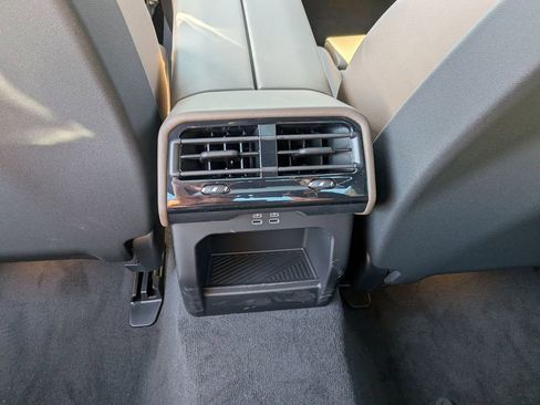 New 2026 BMW 550e xDrive w/ Premium Package AWD/4WD image 35