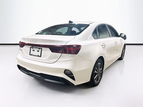 Used 2024 Kia Forte LXS w/ LXS Technology Package FWD image 7
