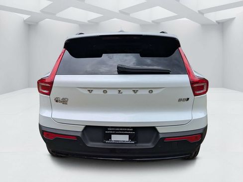 Certified 2023 Volvo XC40 B5 Ultimate w/ Climate Package AWD/4WD image 4