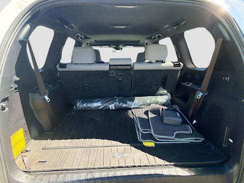 Used 2023 Lexus GX 460 w/ Black Line Special Edition image 12