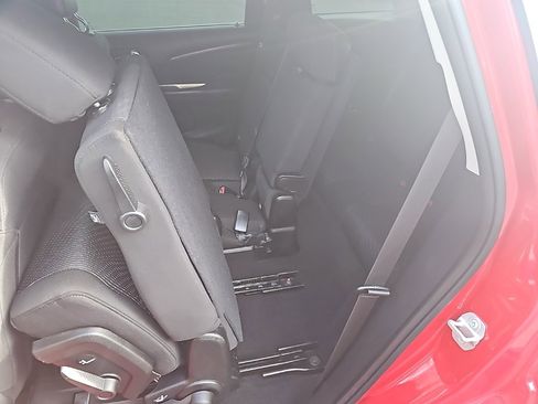 Used 2019 Dodge Journey SE image 24